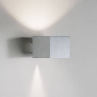 Wandleuchte Kubic alu  
230V/G9  max. 40-75W
T=135 B=100 H=80