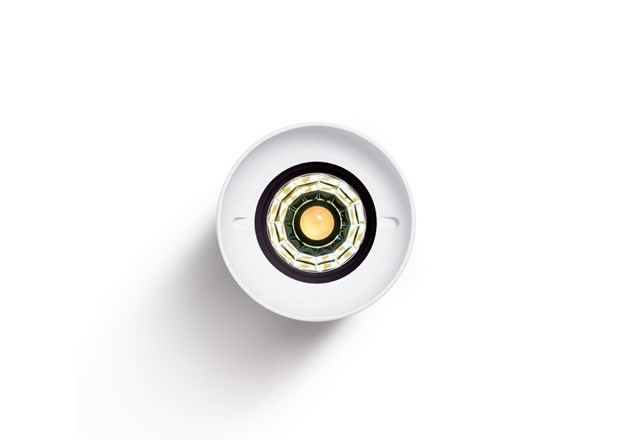 Einbaustrahler DOT 28 / 55° 4W polarweiss
DC 350mA 2700K D=28mm ET=40mm /IP20