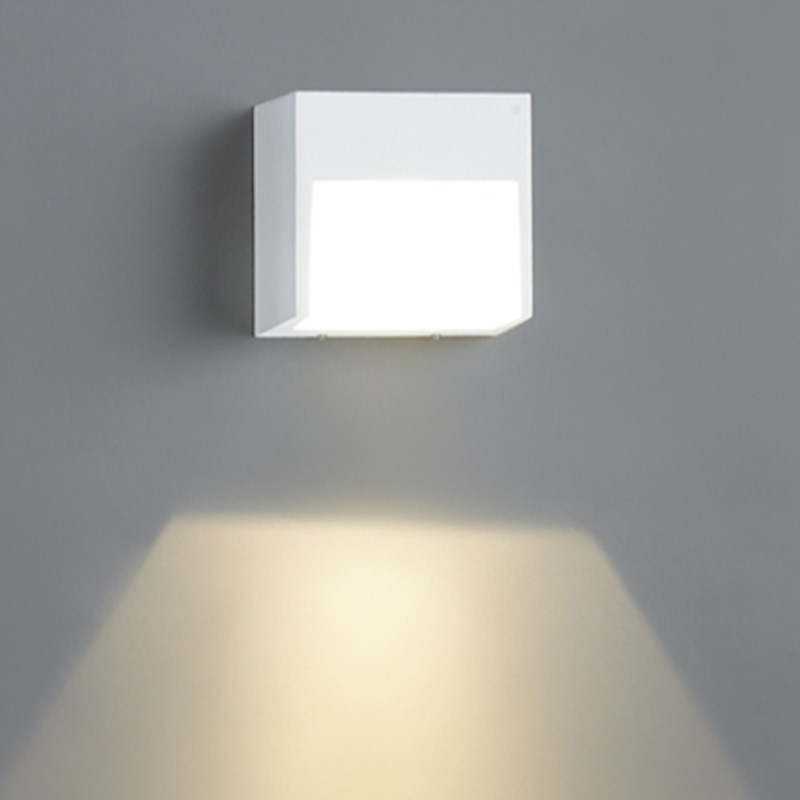 Wandleuchte Bay LED 1x2.5W weiss 2700°K IP54
230V/24V/700mA DC / H=80 B=85 T=70