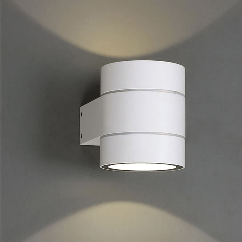 Wandleuchte Twin C LED 2x4W 2700°K IP54 weiss
230V / H=114 B=92 T=127 CRI80