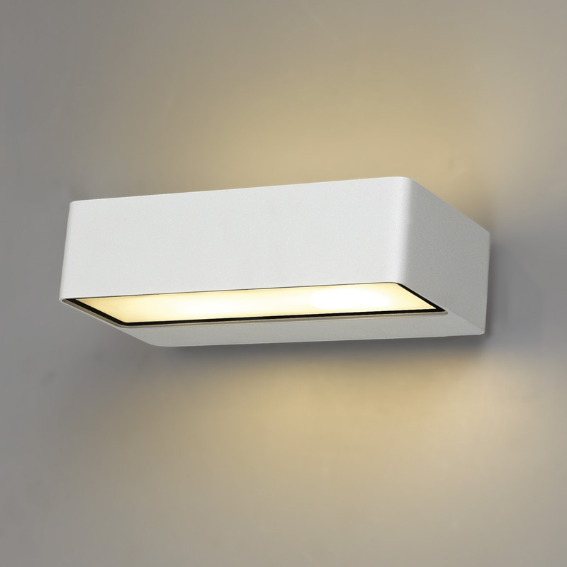 Wandleuchte Domo Led 16W dunkelgrau
240V 1500lm 2700K CRI80 L=176 T=108 H=45 IP65
