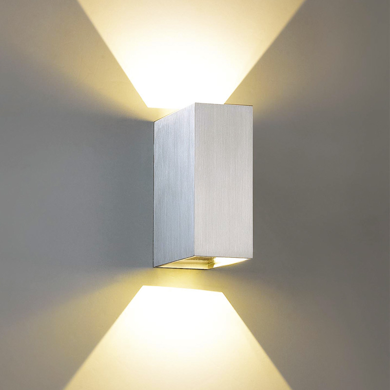 Wandleuchte Qubit L LED 2x4W 2700°K silbergrau
230V/24V/350mA DC / H=125 B=50 T=101