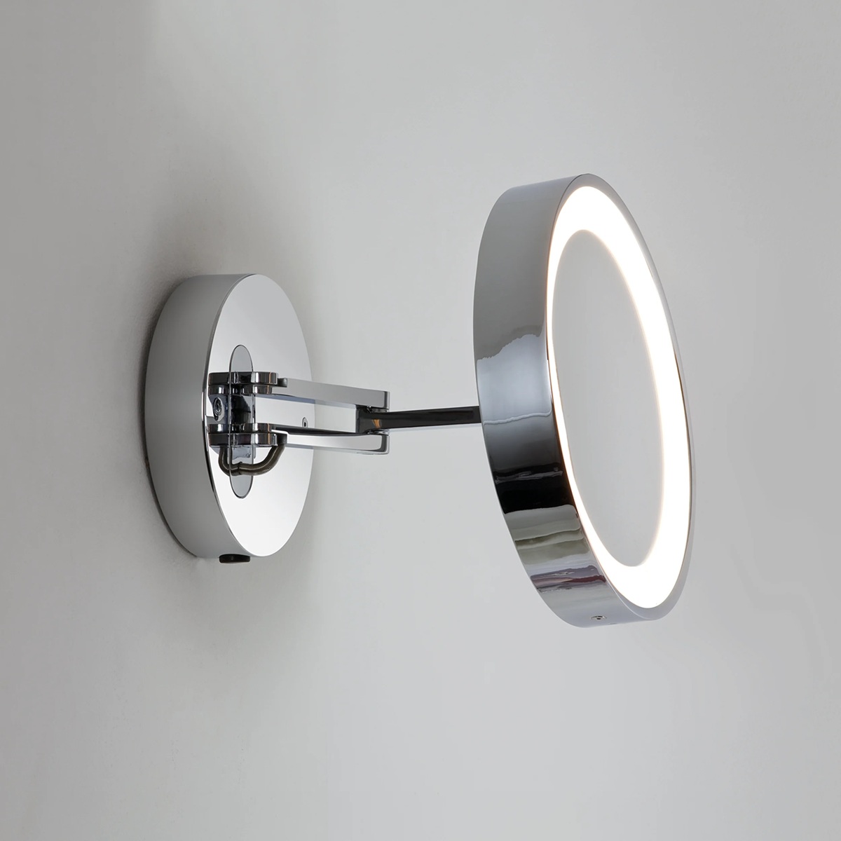 Spiegelleuchte CATENA IP44
LED 12.4W (incl. Driver) bis 300mm Ausziehbar, D=250