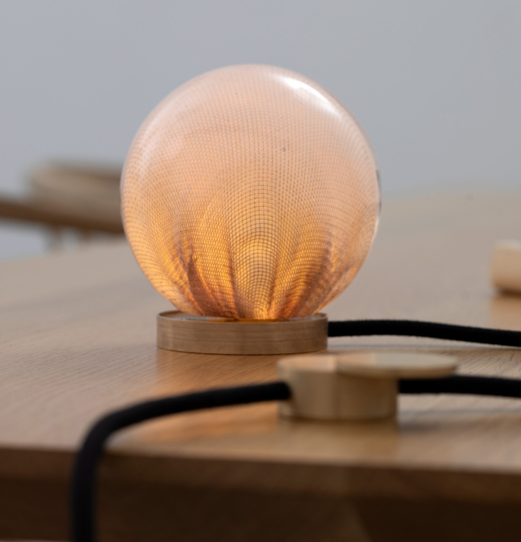Tischleuchte 84 t 1W Led weiss - Glas kupferfarbig
230V / 2700K /Kugel D=120mm/ IP20