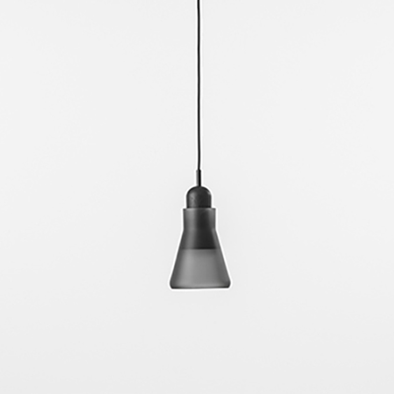 Pendelleuchte Shadows XL 13W triplex opal
230V E27 2700K /D=152 H=195mm / IP20