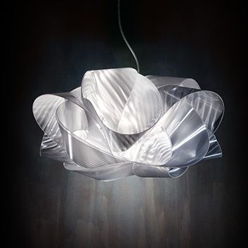 Pendelleuchte Fabula Prisma
230V 3x E27 12W LED D=48.5cm x H=21cm