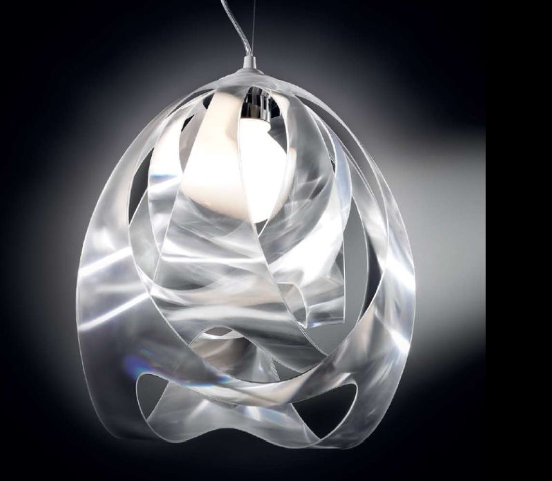 Pendelleuchte GOCCIA prisma
230V E27 max. 12W LED
Kunststoff transparent 30x30x43cm