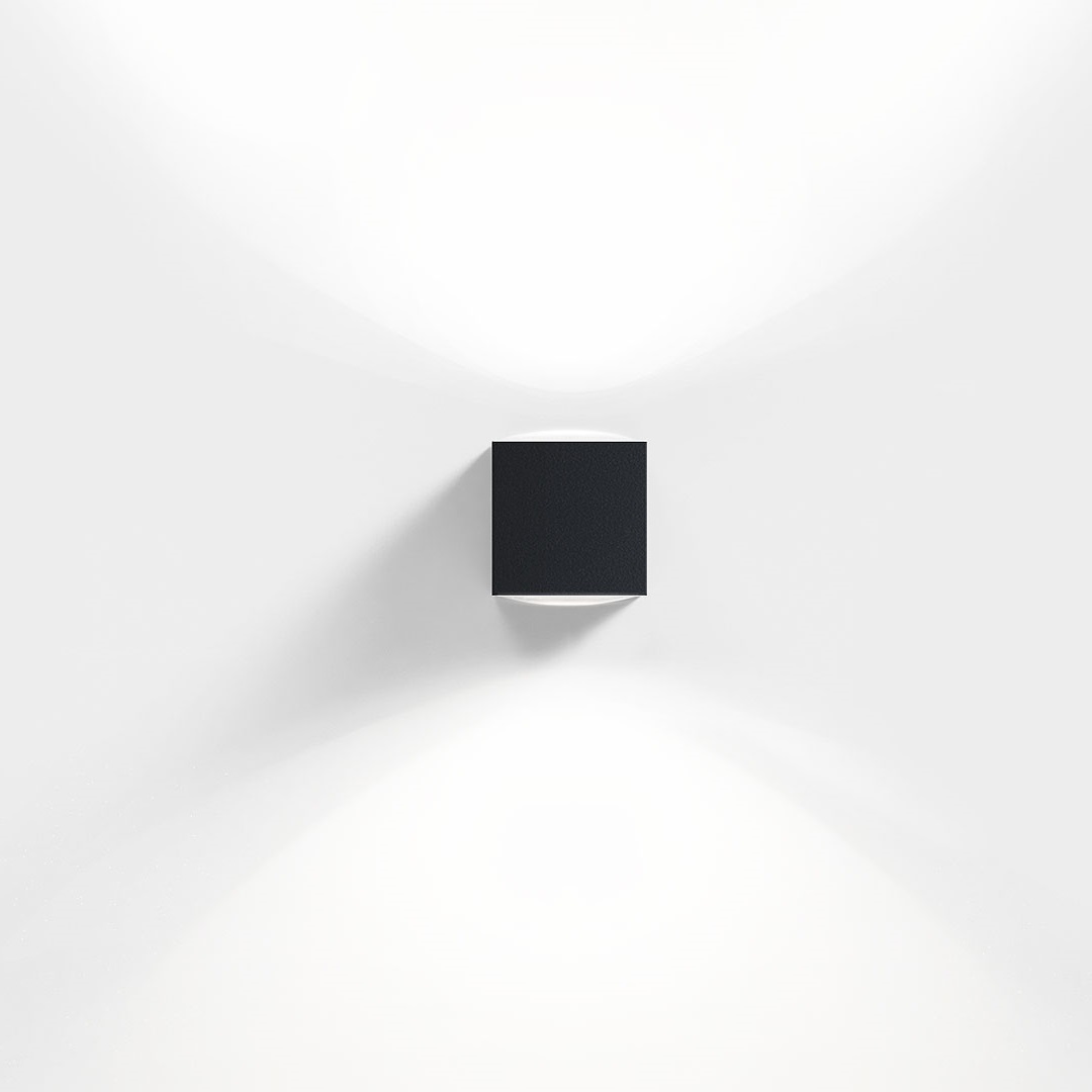 Wandleuchte COMO LED 12W deep black
240V 2700K 553lm Up/Down Glaslinse IP65