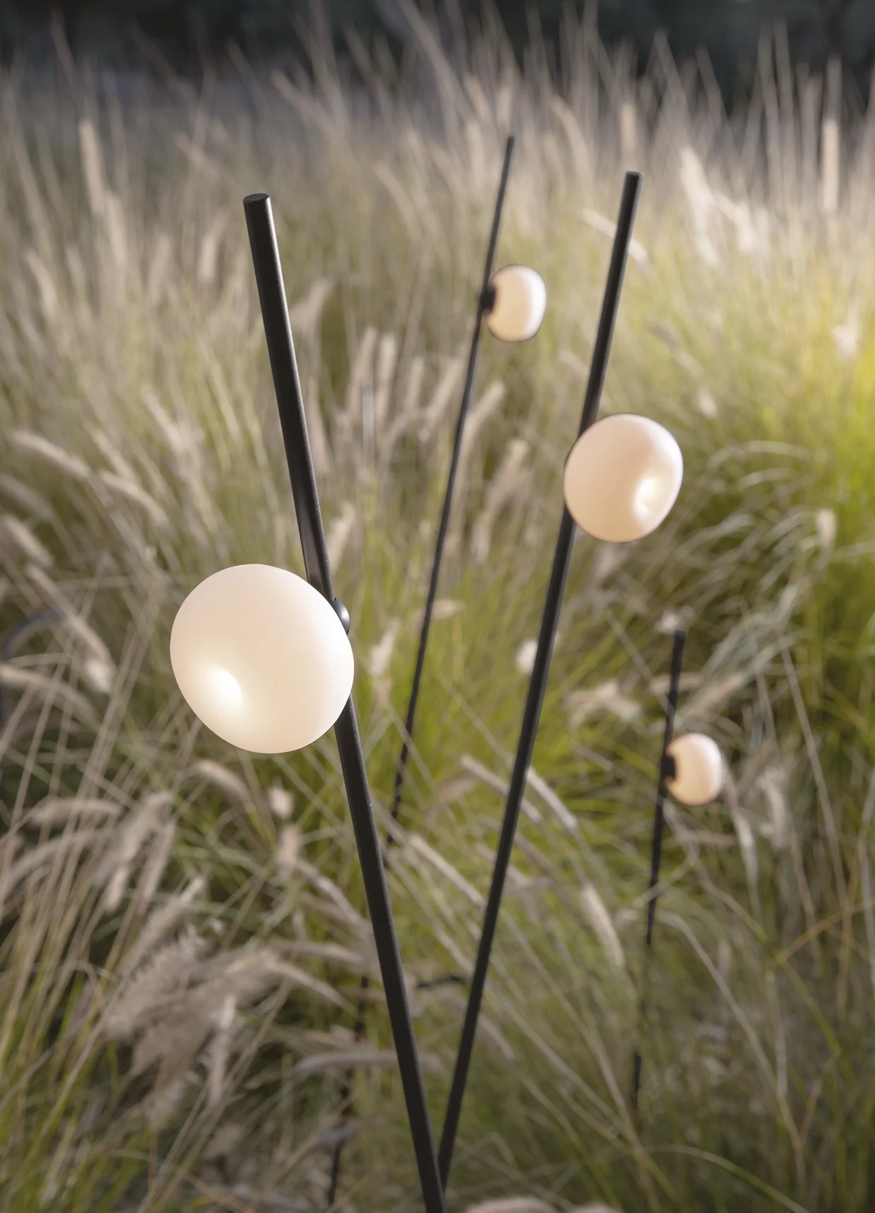 Gartenleuchte Pois 3.2W schwarz opal
240V/ 3000K 410Lm D=8cm H=93cm / IP65 - Image 3