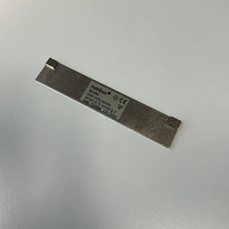 Ersatzblende mit Magnet für  mike india 50 accent
edelstahl gebürstet / L=104mm H=21mm