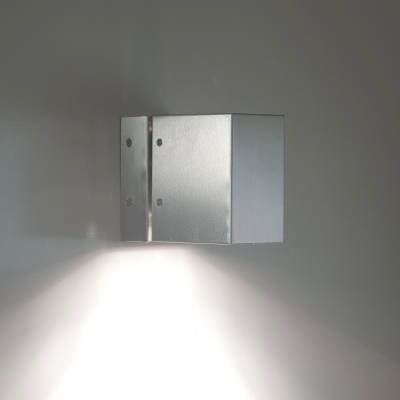Wandleuchte Mono X T50 Inox
Gx 5.3 12V/20-35-50W IP 54
H=100 B=62 T=120