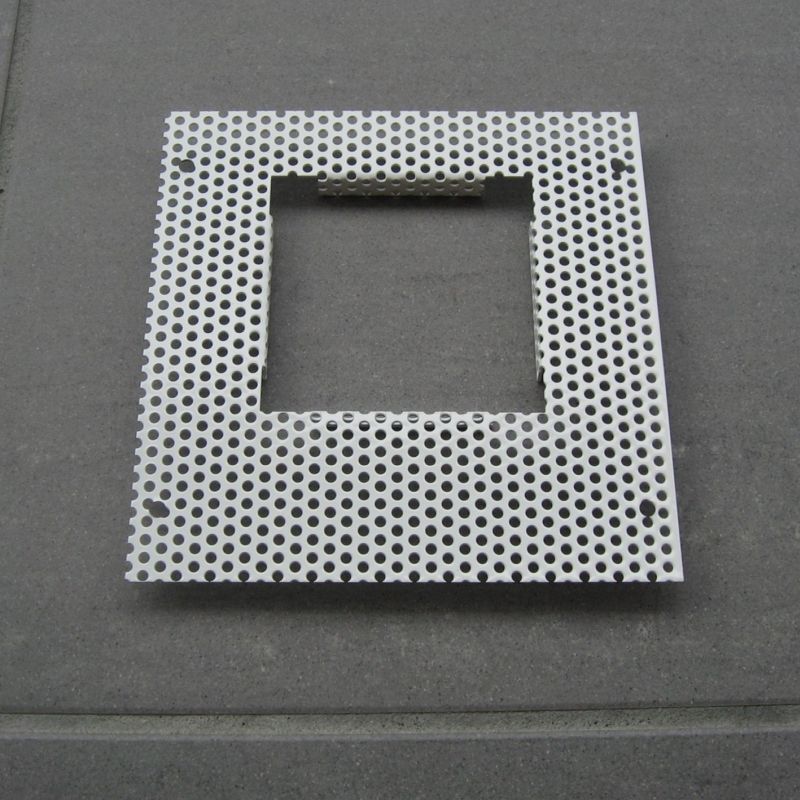 Plasterkit zu Einbauleuchte
AS= 68x68mm aus Lochblech weiss