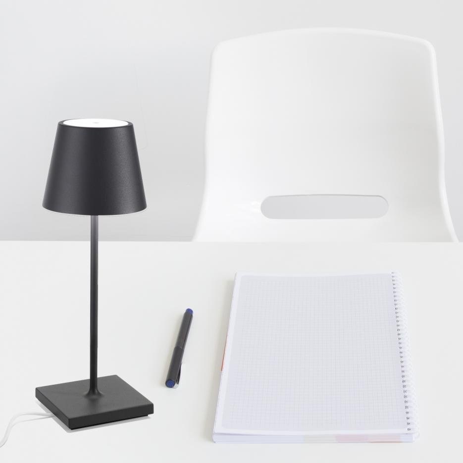 Tischleuchte Poldina Mini Pro 2.2W dunkel grau
5VDC 1A / 188lm D=11cm H=30cm / IP54