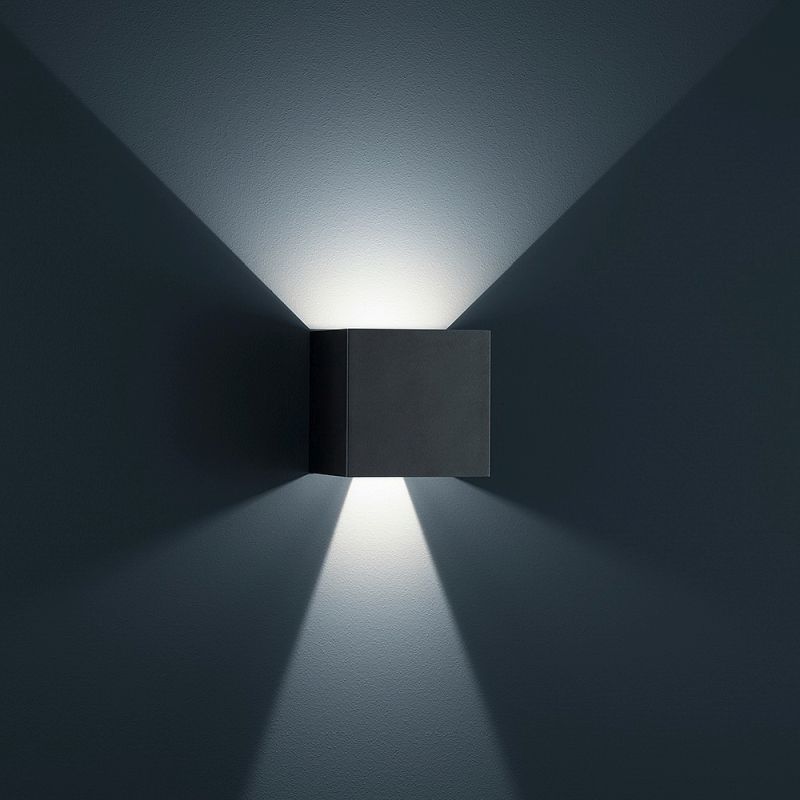 Wandleuchte SIRI 44-L LED silbergrau 3000° IP44
230V/ 2 x 6 W 950lm Netzteil integriert