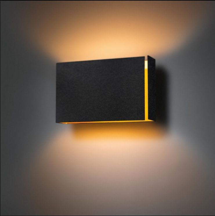 Wandleuchte SPLIT Large schwarz - gold
230V/ 2x 4.5W 2700K 317Lm B=260 H=160 T=60 / IP20
