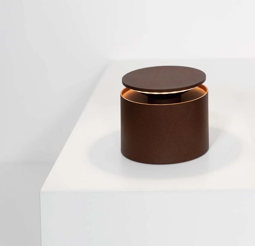 Tischleuchte Push-UP Akku 2.2W corten
5VDC 1A / 248 lm / D=12cm H=8, 5/ IP54