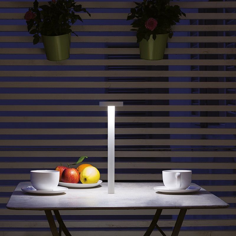 Tischleuchte Tetatet LED 2W Gravity Black
4,8V Akku 2700K 165Lm D=90 H=345mm IP20